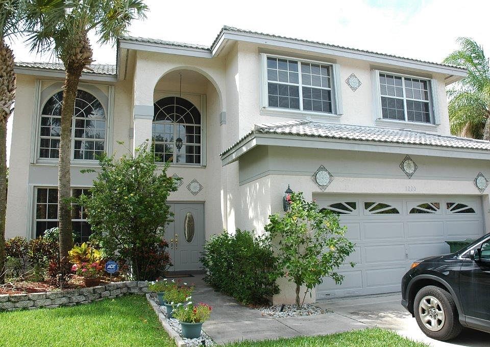 1st image of 1220 NW 185th Ter