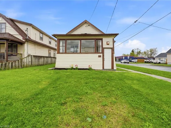 107 Broadway, Welland, ON L3C 5L6