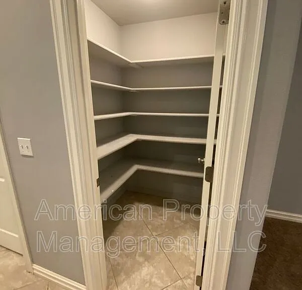 5312 Charleston Dr — Photo 11