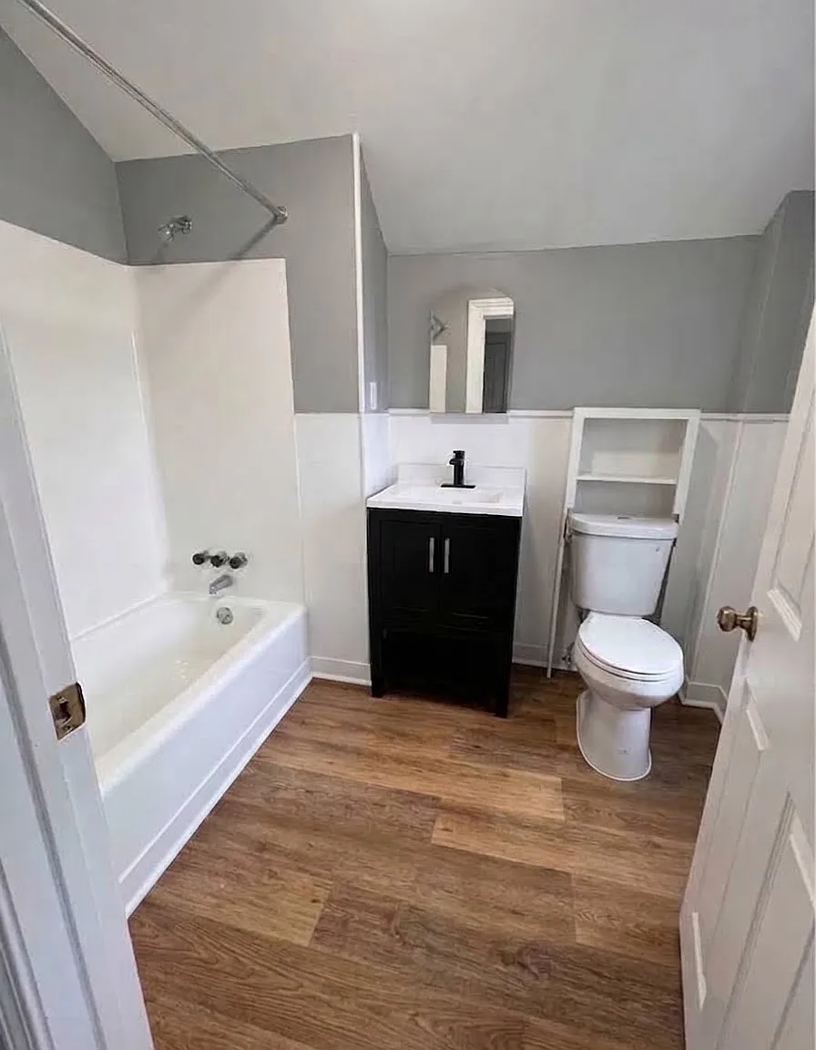 2108 Cherry St — Photo 2
