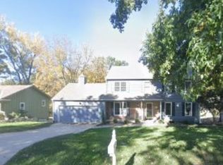 412 NW Briarcliff Rd, Kansas City, MO 64116