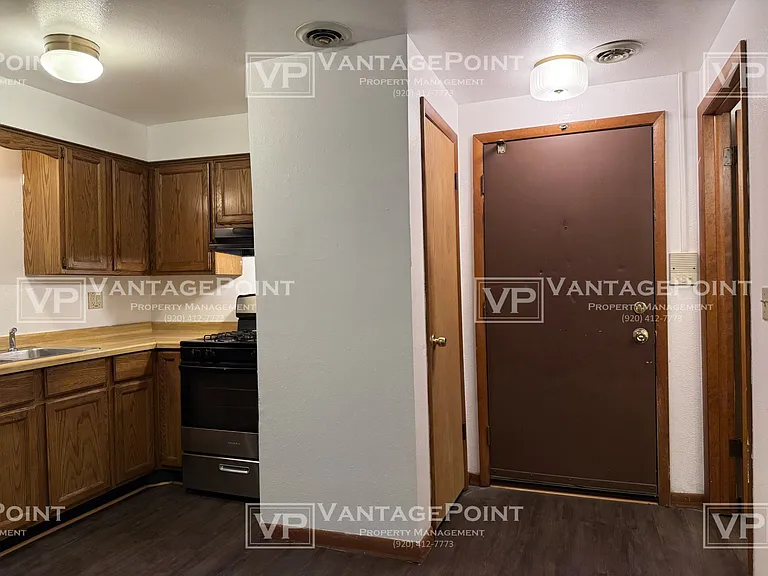 417 Dousman St #7 — Photo 4