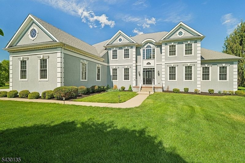 1st image of 384 Bennetts Ln