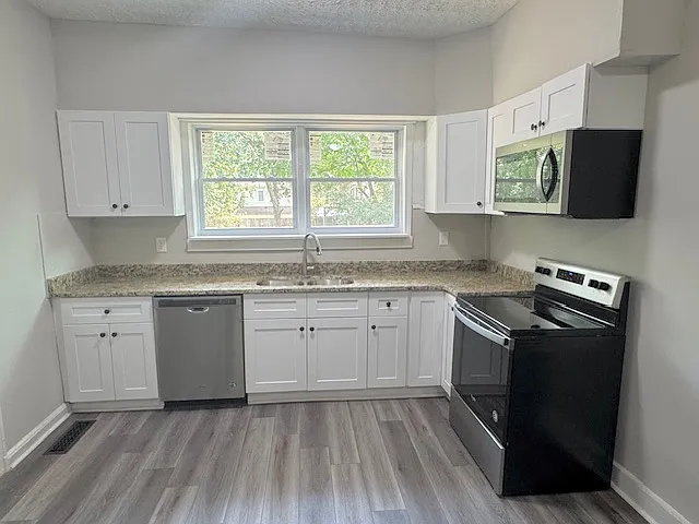 818 Peeples St SW — Photo 11