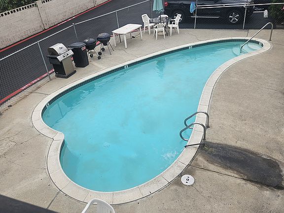 2nd image of 573 Emerald Ave #17