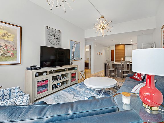 4th image of 1 Franklin St #1002