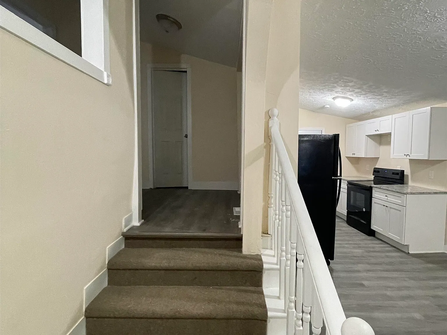 3 bed, 2.0 bath, $1,430 — Photo 3
