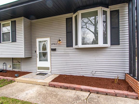 3rd image of 2703 Fairway Dr