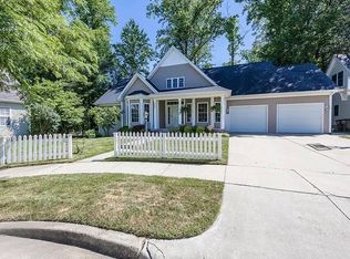 5650 Honey Locust Dr, Columbus, IN 47201