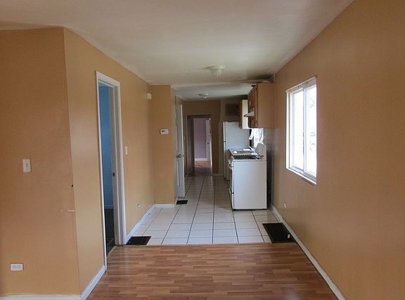 5th image of 9900 S Commercial Ave