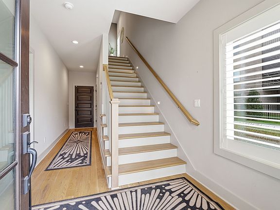 2nd image of 530 Southgate Ave