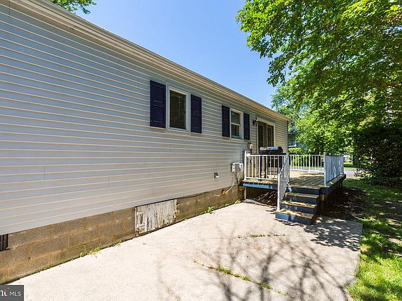4th image of 5614 Essex St