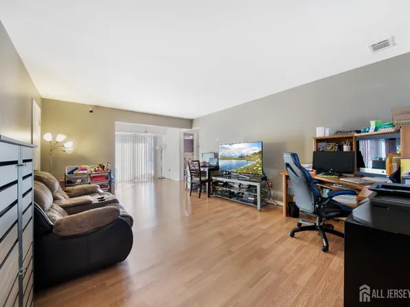 56 Garden View Ter Unit 23, Hightstown, NJ 08520