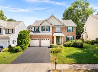 46366 Hampshire Station Dr, Sterling, VA 20165