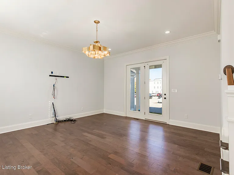 9409 Civic Way — Photo 11