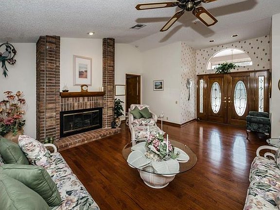 4th image of 2959 Windridge Dr