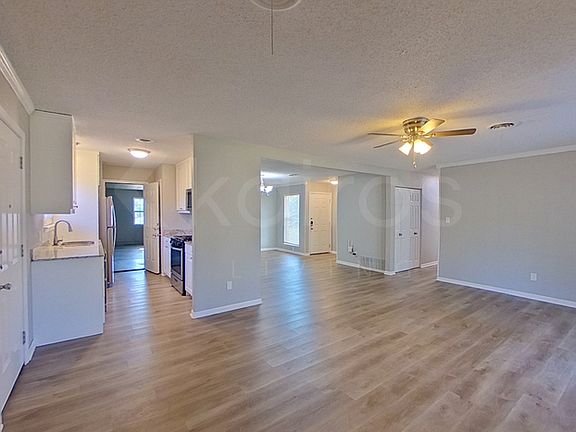 5th image of 3400 Teckla Blvd