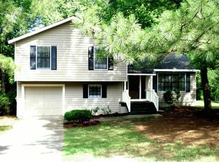 225 Cedar Creek Ct, Roswell, GA 30075