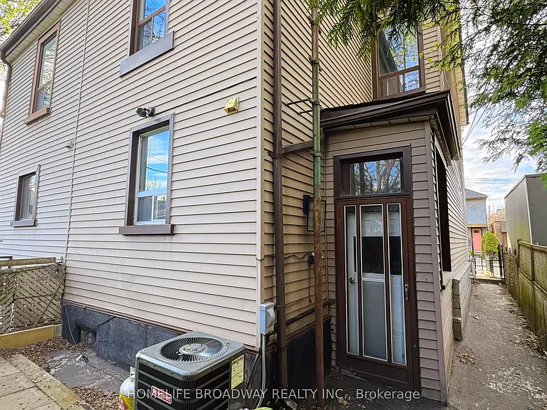 3 Yarmouth Rd — Photo 4