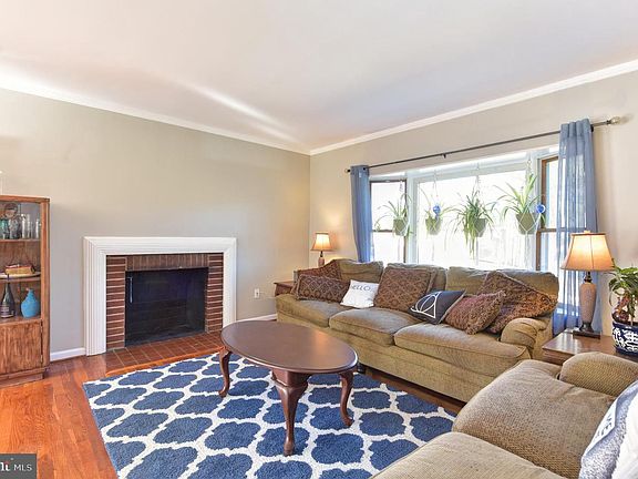 2nd image of 6911 Fern Pl