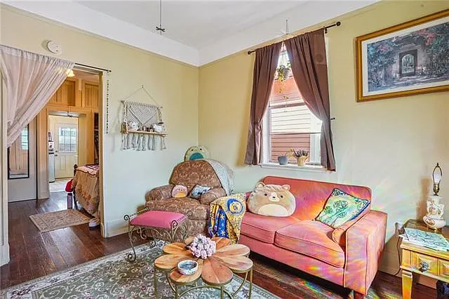 536 Marigny St — Photo 3