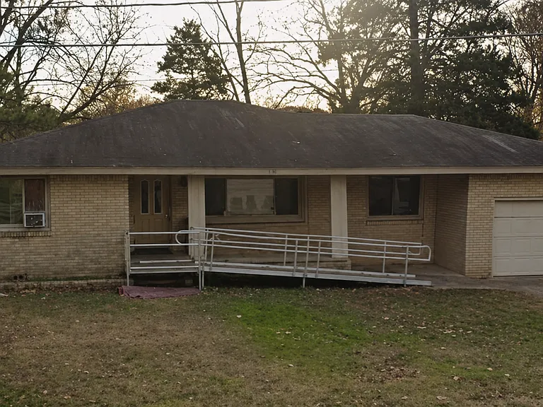 1116 Parkway Dr — Photo 1