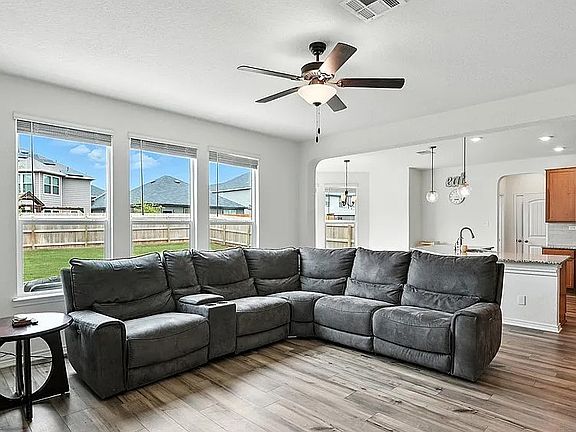 3rd image of 354 Deer Crest Dr