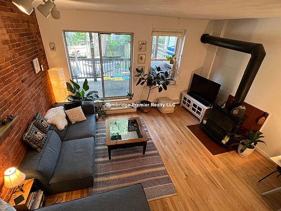 3rd image of 24A Bigelow St