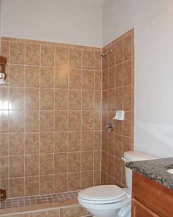 5th image of 2133 Oakhurst Dr