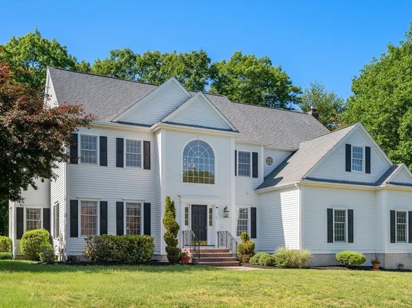3 Cardinal Dr, Westwood, MA 02090