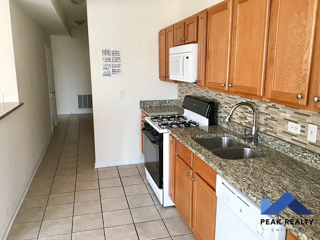 3128 N. Lincoln Ave. — Photo 4