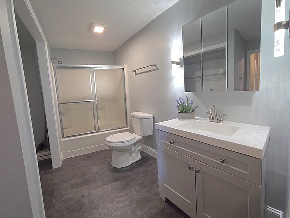 2nd image of 11 Trailside Terrace #20