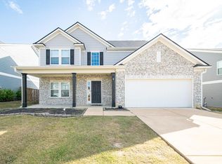 154 Red Oak Pl, Smiths Station, AL 36877