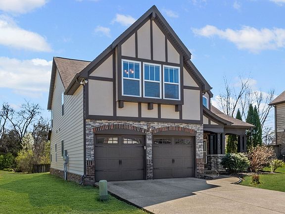 2nd image of 602 Pemberton Ct