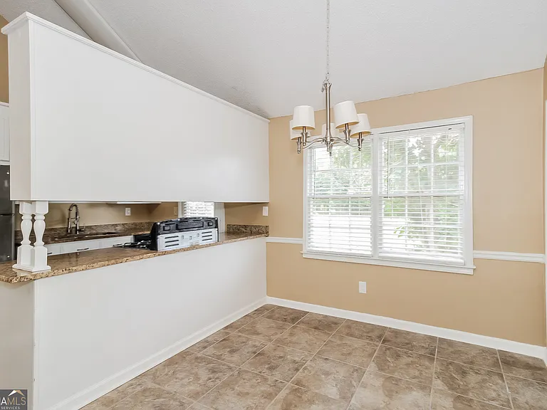 55 Jennifer Ln — Photo 4