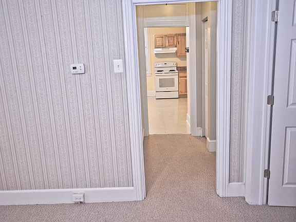 5th image of 219 Dayton St APT 2