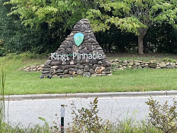 5112 Kings Pinnacle Dr, Kings Mountain, NC 28086