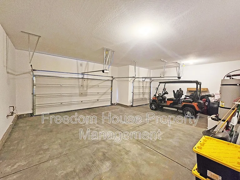 4901 Fairwood Ct — Photo 23