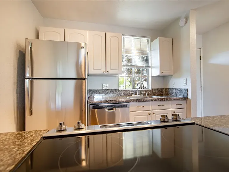 140 Uwapo Rd #55-204 — Photo 4