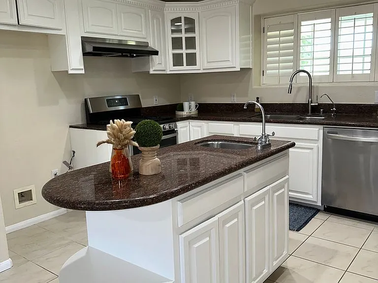 2340 Mount Elena Way — Photo 13