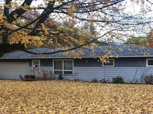 3137 Center Dr, Buchanan, MI 49107