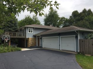 24475 N Hickory Nut Grove Rd, Cary, IL 60013