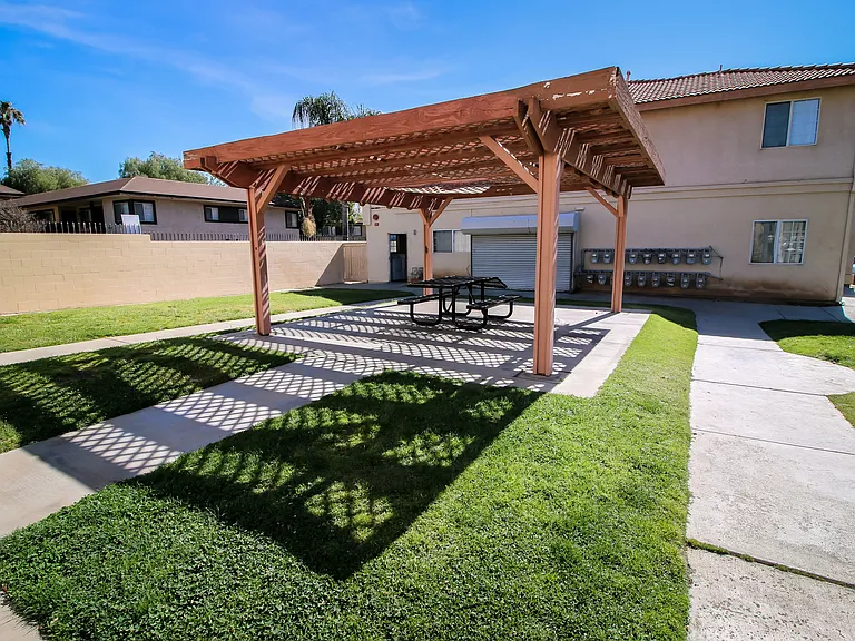 2 bedroom 2 bath apartment in Perris — Photo 16