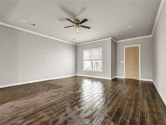 5th image of 4047 Golden Eagle Dr