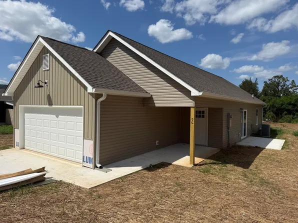 90 Cleveland Ave, Pikeville, TN 37367
