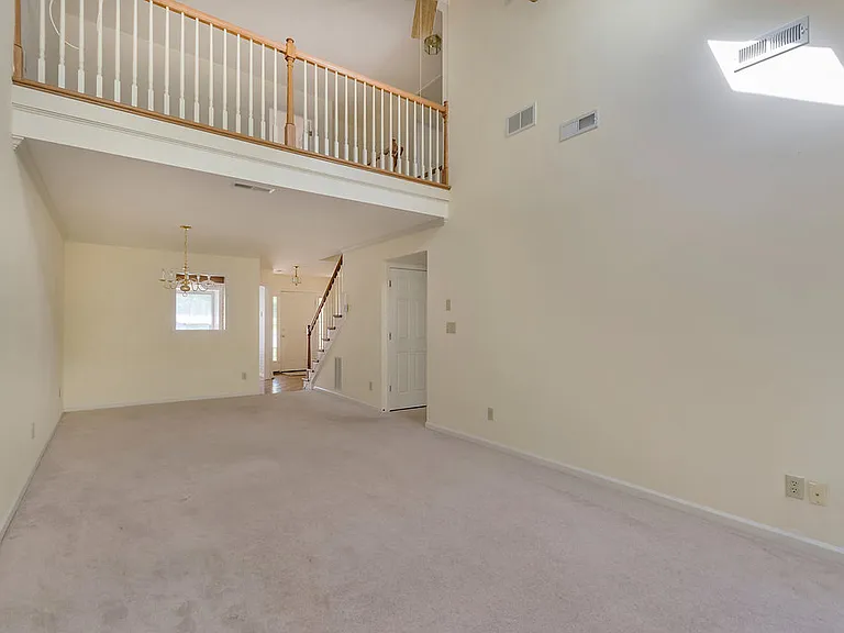1482 Ashland Dr — Photo 7