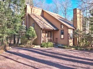 1185 Deer Trail Rd, Pocono Pines, PA 18350
