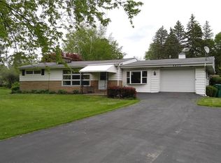 4025 Elma Rd, Williamsville, NY 14221