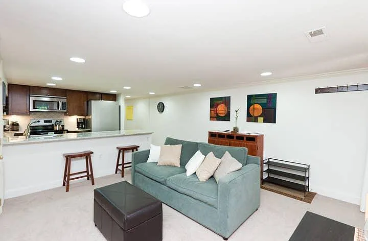 125 Kentucky Ave SE #BASEMENT — Photo 1