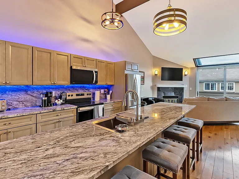470 Homestead Dr — Photo 7